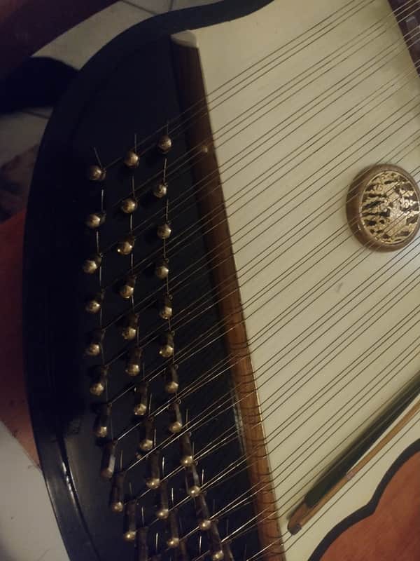 Hammered Dulcimer image 1