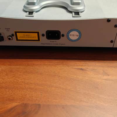 Rega Planet cd player with remote in very good condition image 3