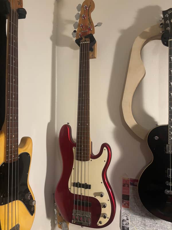Squier Precision