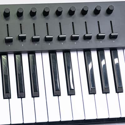 Arturia KeyLab Essential 61 61-Key MIDI Controller Keyboard – USB image 3