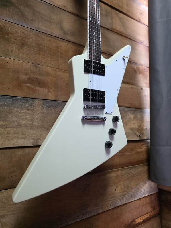 Gibson USA 70's Explorer - Classic White w/Case image 1