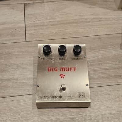 Electro-Harmonix Big Muff Pi V2 (Ram's Head) | Reverb