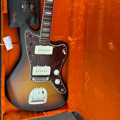 Fender American Vintage II '66 Jazzmaster 2022 - Present - 3-Color Sunburst image 4