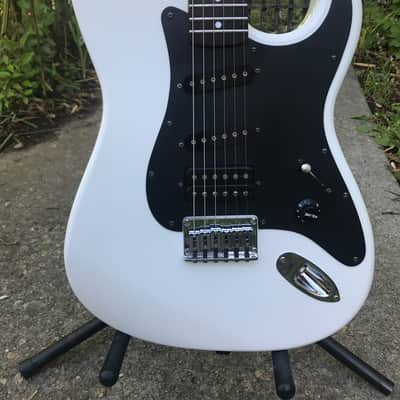 Charvel Jake E Lee 1990 Pearl White Japan market NOS condition image 5