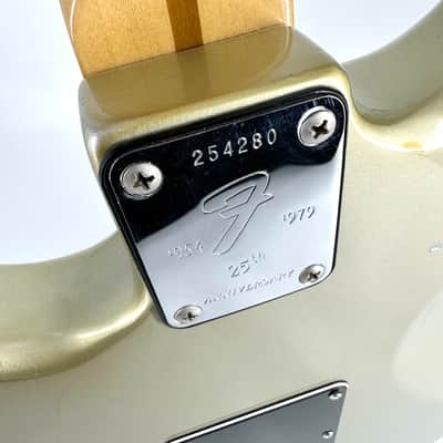 1979 Fender 25th Anniversary American Stratocaster – Silver image 15