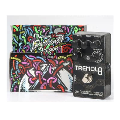 Catalinbread Tremolo 8 Guitar Effects Pedal with 9V DC Center Negative Power Supply, Adjustable Gain Trimmer, and Buffer Switch (Black) image 3