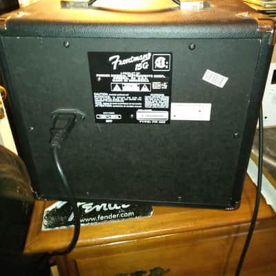 Fender Frontman 15G Series II 2-Channel 15-Watt 1x8" Guitar Practice Amp 2002 - 2010 - Black image 2