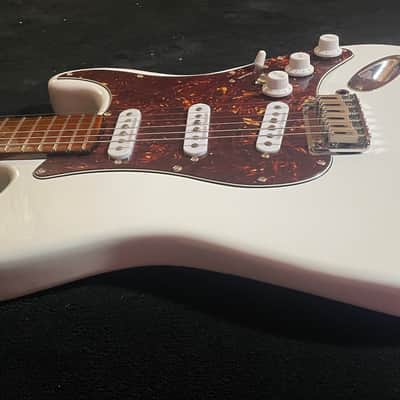 White Stratocaster With Dark Roasted Maple Neck - Seymour Duncan Pickups, Phase Reverse and Blender Mod image 5