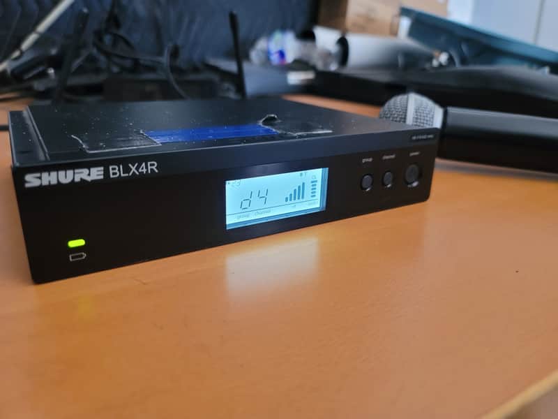 Shure BLX4R H8 Wireless Receiver 518-542 MHz w/ Handheld Mic image 1