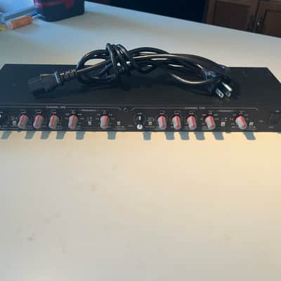 Carvin XC3000 Stereo 2/3 Way Electronic Crossover with rack mount bolts and IEC power cable image 1