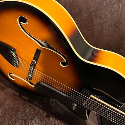 Peerless Martin Taylor Maestro 2018 - Sunburst, all carved,Archtop image 3