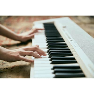 Casio CT-S1 Electronic Keyboard, White image 3