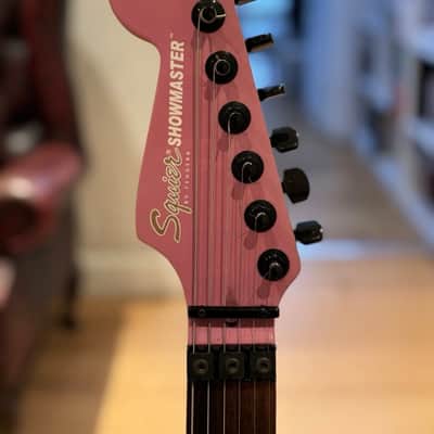 Squier by Fender Showmaster 2002 - Pink image 2
