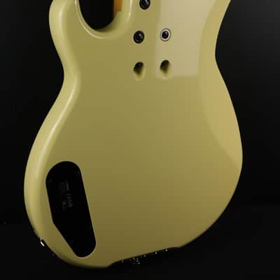Yamaha BBP35II VW Vintage White 5 String w/case Demo image 7