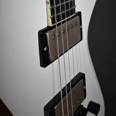 Manuel Ali Guitars Underdog #6 2020 matt white image 4
