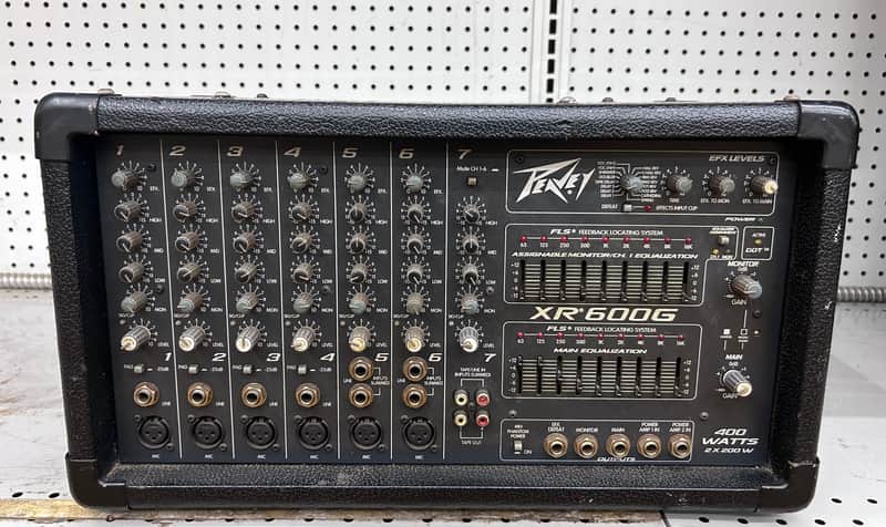 Peavey XR 600G Powered Mixer image 1
