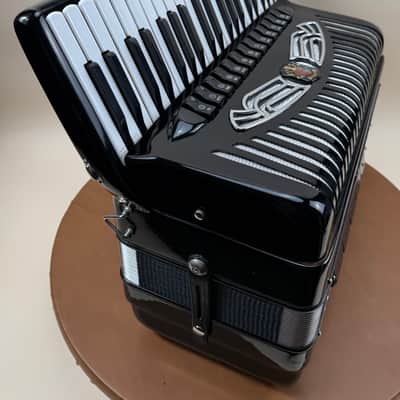 Guerrini Folk 120-Bass Accordion – 5 Reeds, Dual Dry/Musette Tuning ("Two Accordions in One") image 11