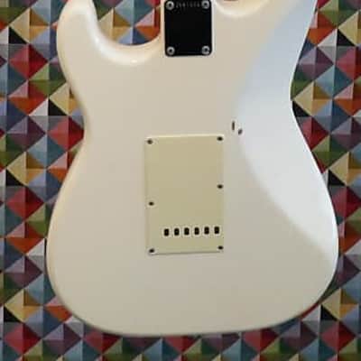 Squier Stratocaster 1984-87 - White image 18