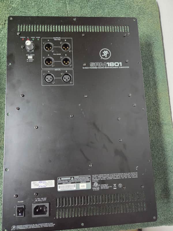 Mackie SRM 1801 Amplifier image 1