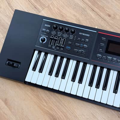 Roland Juno DS61 Synthesizer 2018 - Present - Black image 2