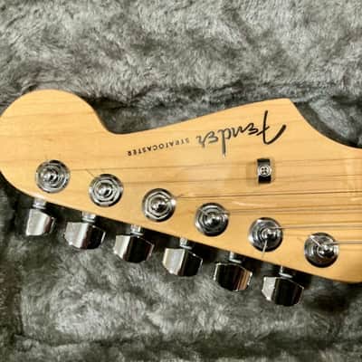 Fender Stratocaster 2017 - Polyurethane image 8
