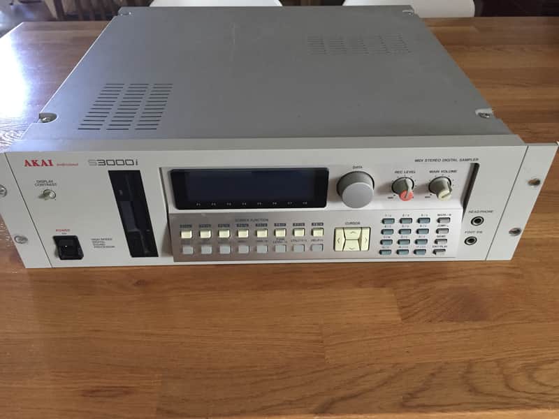 Akai S3000i Sampler image 1