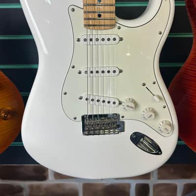 Fender Player Stratocaster Polar White 2021 Electric Guitar image 4