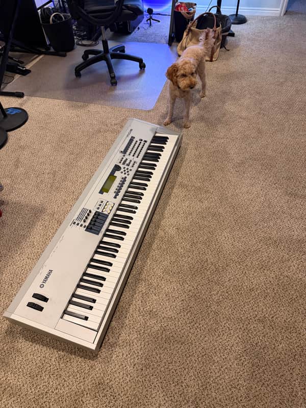 Yamaha MO 8 Production Synthesizer 2000s - Gray image 1