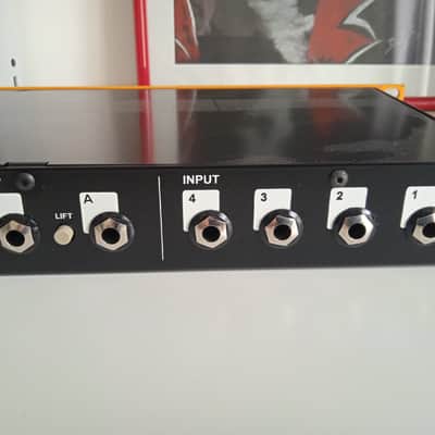 Radial JX42 V2 Instrument and Amplifier Switcher 2021 - Yellow image 4