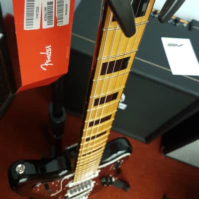 Fender Vintera II '70s Jaguar with Maple Fretboard 2023 - Present - Black image 4