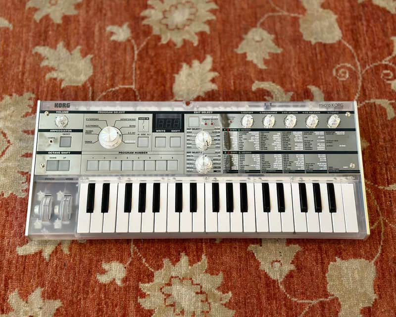 KORG microKORG 37鍵 Korg MicroKorg 37-Mini Key Synthesizer & Vocoder – Chicago Music