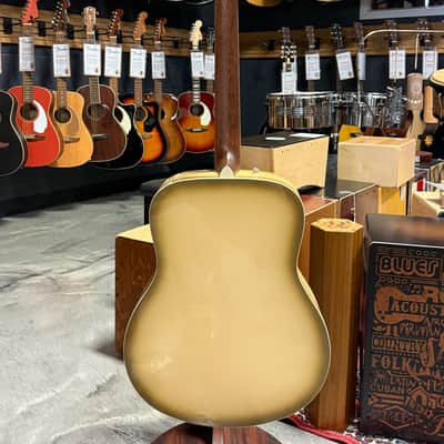 Fender "Palomino vintage California" limited edition, Antigua finish with hard case - Open Box image 5