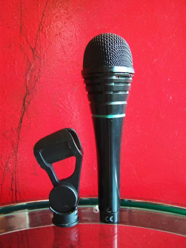 Vintage 1980's AKG D3900 dynamic hyper cardioid microphone w
