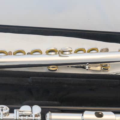 Yamaha YFL-222 Standard Silver-plated Flute *Cleaned & Serviced *Ready to play image 13