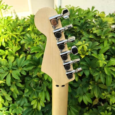 EVH Bumblebee Eddie Van Halen Black Yellow Striped Series *UNPLAYED* 2013 image 9
