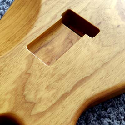 Warmoth 1-piece lightweight solid Swamp-Ash Stratocaster Body image 12