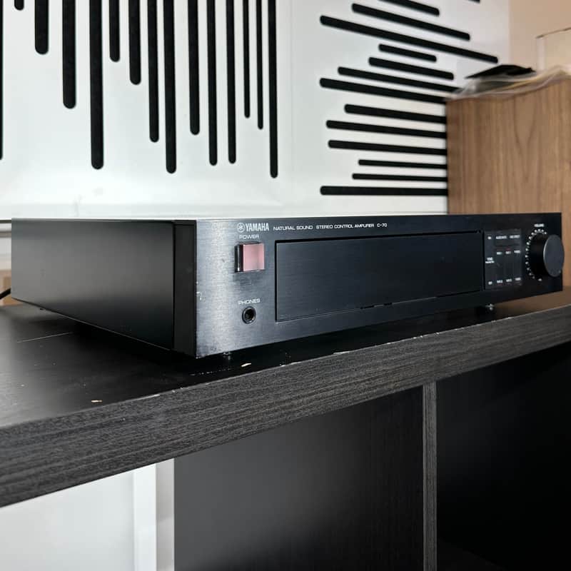 Yamaha C-70  Natural Sound Stereo Control Amplifier ( Pre-Amp ) Bild 1
