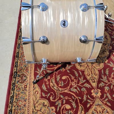 DW Collector's Series VLT 4 Piece Drum Shell Pack W/ Bags 13/16/18/24 - Creme Oyster (C013-8) image 21