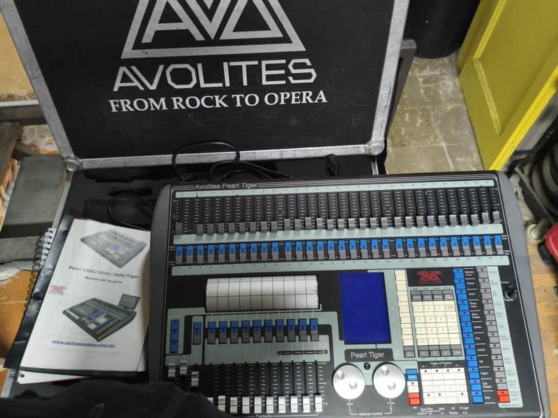 Avolites Pearl 2008 Moving Light Controller Lighting Console in Flightcase image 1