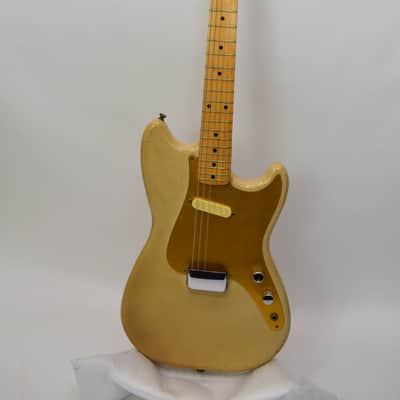 Vintage 1958 Fender Musicmaster Electric Guitar, Maple Fingerboard, Desert Sand w/ Case image 2