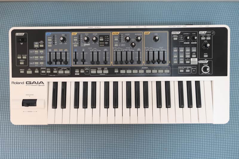 Roland SH-01 GAIA 37-Key Digital Synthesizer | Reverb