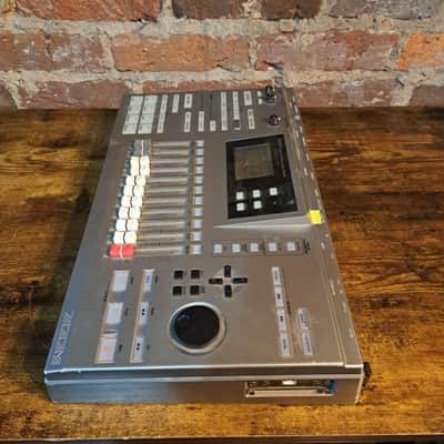 Zoom MRS-1044 MultiTrak Recording Studio (2010s) image 6