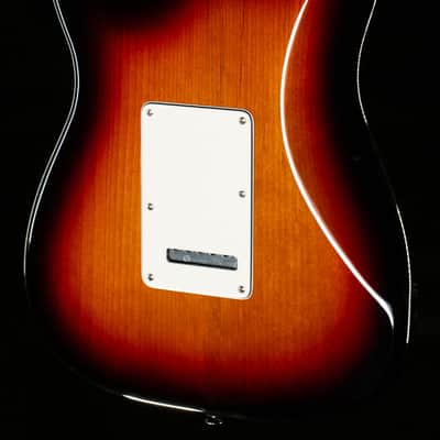 Fender Player Stratocaster HSS Pau Ferro Fingerboard 3-Color Sunburst (553) image 2