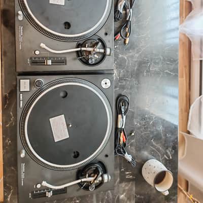 2 x Technics SL-1200MK5 Turntable image 6