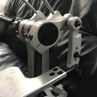 Czarcie Kopyto Double Pedal Nov 17 Titanium and Black image 2