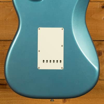 Fender Limited Edition Vintera II Road Worn '60s Stratocaster - Rosewood - Lake Placid Blue image 4