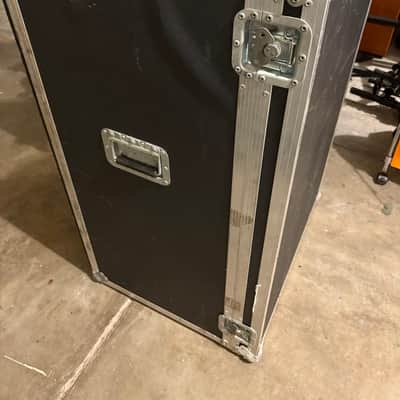 Ampeg SVT-610HLF Classic Series 600-Watt 6x10" Bass Speaker Cabinet 2007 - Present - Black image 5