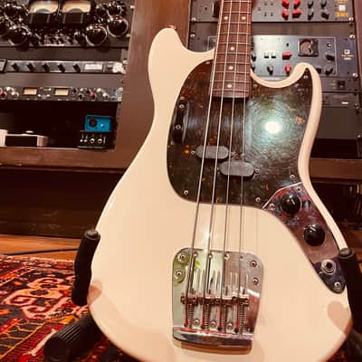 Fender Mustang Bass MIJ 2008-2010 - White image 1