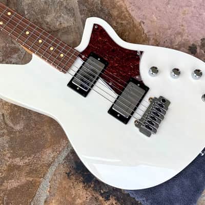 Reverend Descent W Baritone with Rosewood Fretboard 2024 - Present - Trans White image 2