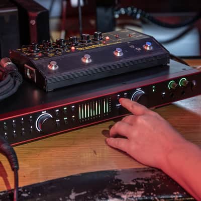 Focusrite SCARLETT 18I20 4G 4th Gen 24-bit 192 kHz Audio Recording Interface image 8
